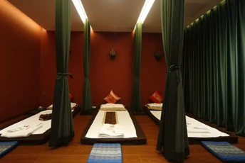 上海黄浦泰式按摩的被动瑜伽：当身体被折叠成诗